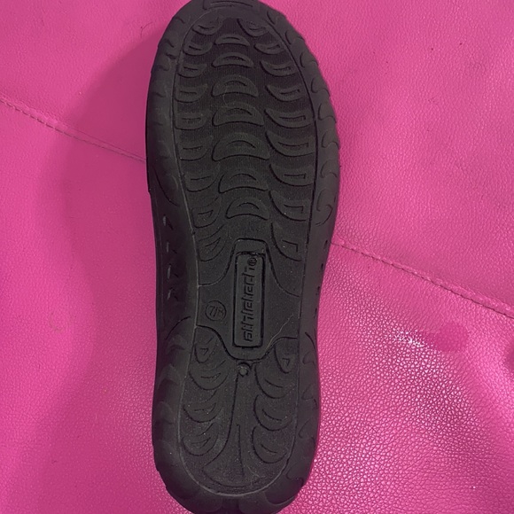 Women’s water shoes. Size 7/8. Green and black. Athlectech - Picture 2 of 3